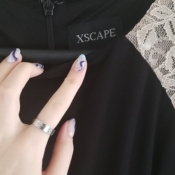 Dress - Picture 3 of 4